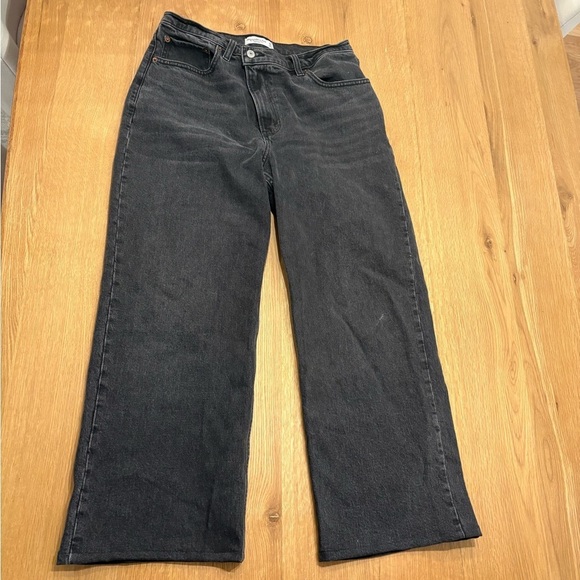 Abercrombie and Fitch 90s Relaxed High Rise Jean - Picture 5 of 9